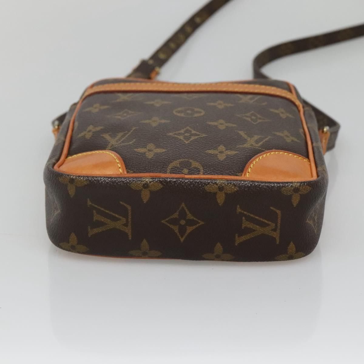 Louis Vuitton Louis Vuitton Danube 15 Crossbody Bag Monogram Canvas Size ONE SIZE - 20 Thumbnail
