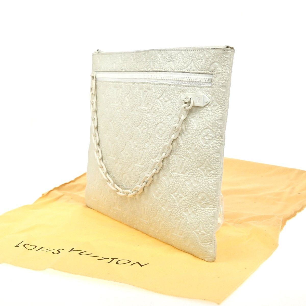 Louis Vuitton Louis Vuitton Pochette A4 Monogram Taurillon Leather Size ONE SIZE - 3 Thumbnail