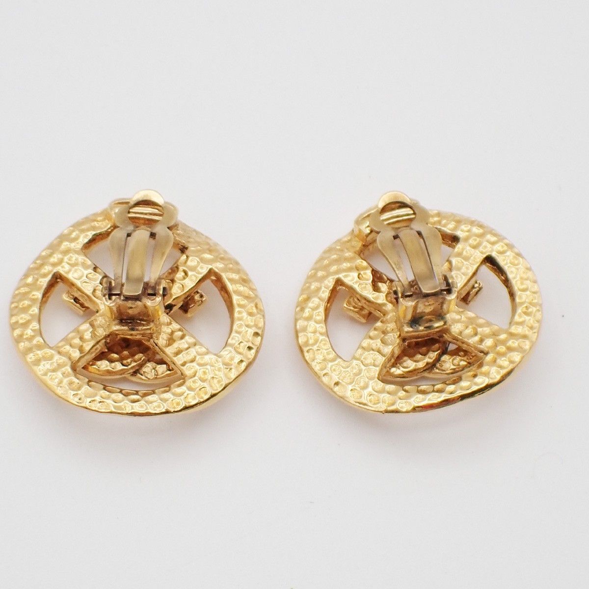 Chanel Chanel Vintage CC Round Cutout Clip-On Earrings Metal Size ONE SIZE - 2 Thumbnail