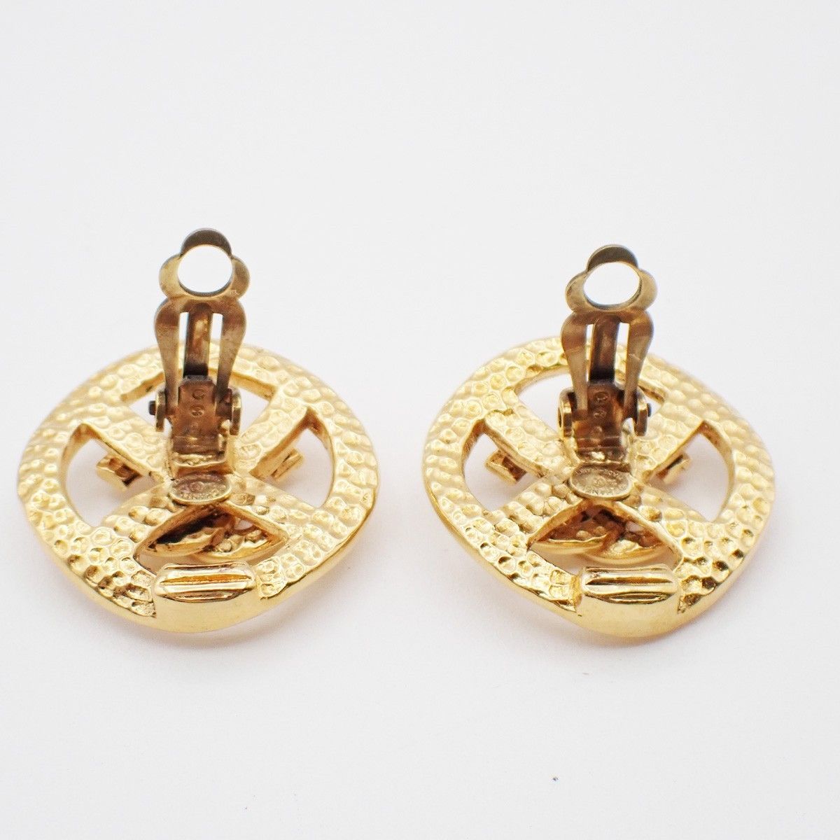 Chanel Chanel Vintage CC Round Cutout Clip-On Earrings Metal Size ONE SIZE - 10 Thumbnail