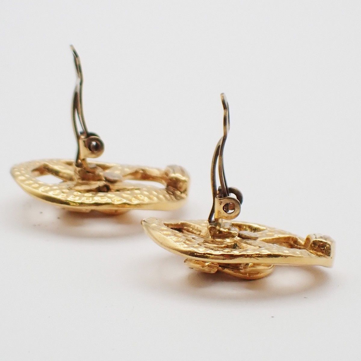 Chanel Chanel Vintage CC Round Cutout Clip-On Earrings Metal Size ONE SIZE - 4 Thumbnail
