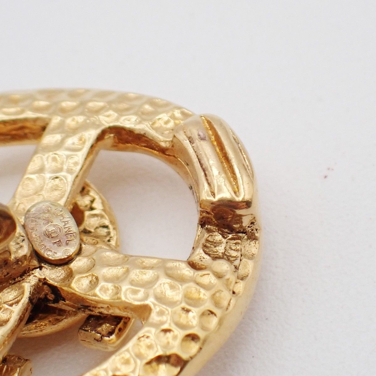Chanel Chanel Vintage CC Round Cutout Clip-On Earrings Metal Size ONE SIZE - 8 Thumbnail