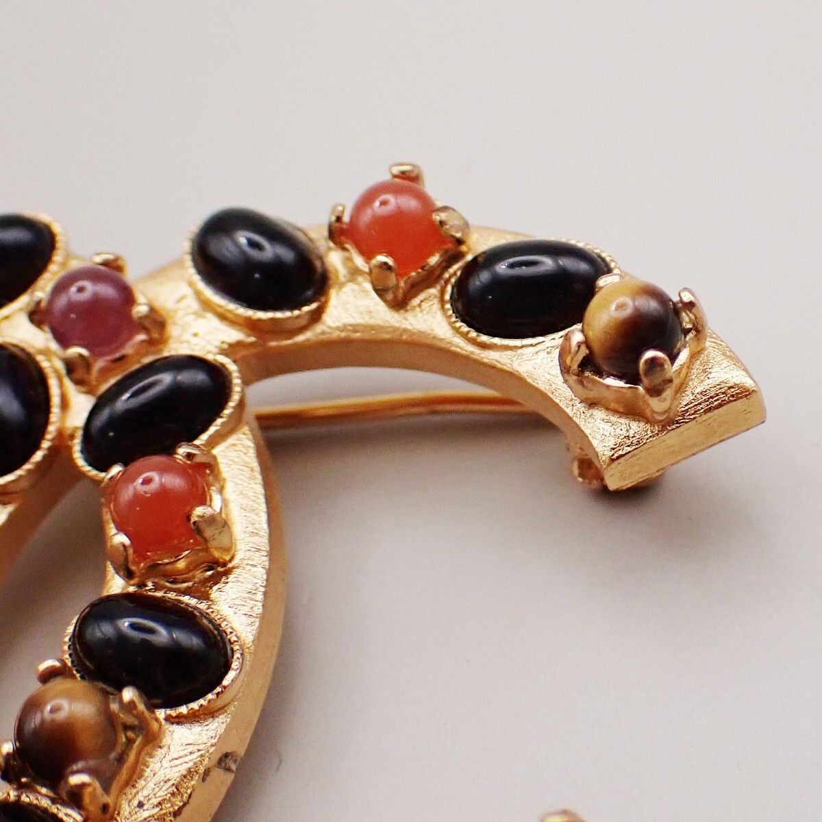 Chanel Chanel CC Brooch Gripoix and Metal Size ONE SIZE - 8 Thumbnail