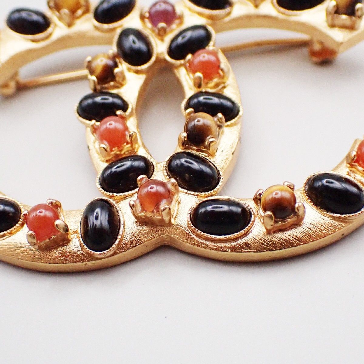 Chanel Chanel CC Brooch Gripoix and Metal Size ONE SIZE - 7 Thumbnail
