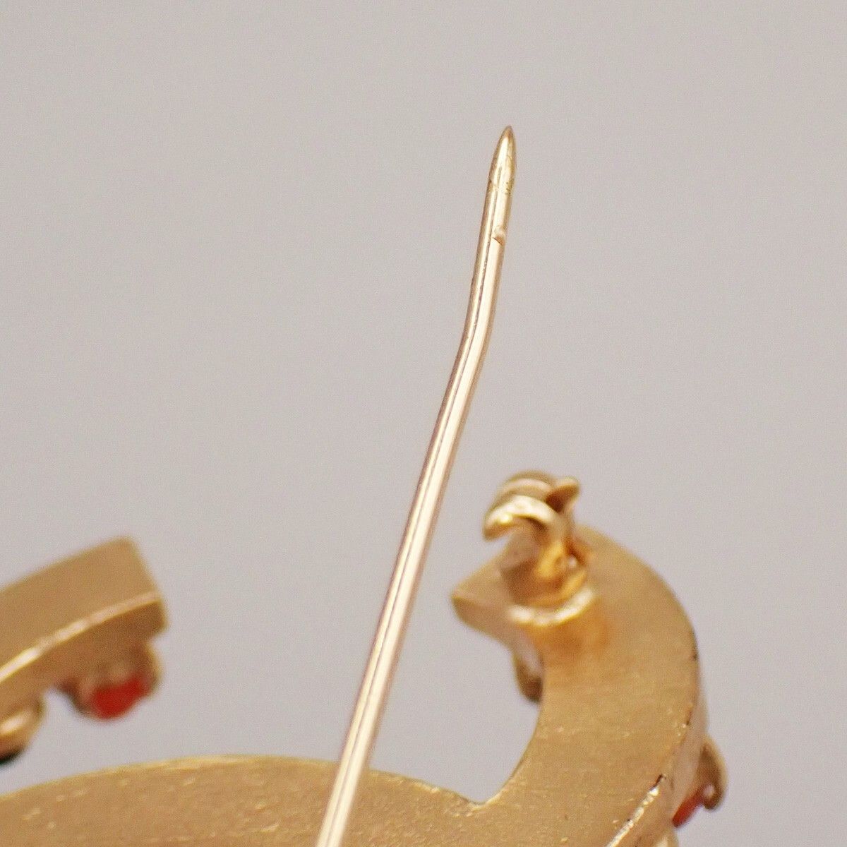 Chanel Chanel CC Brooch Gripoix and Metal Size ONE SIZE - 9 Thumbnail