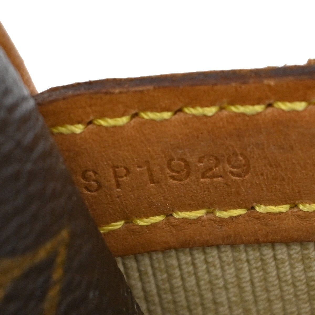 Louis Vuitton Louis Vuitton Reporter Bag Monogram Canvas Size ONE SIZE - 7 Thumbnail