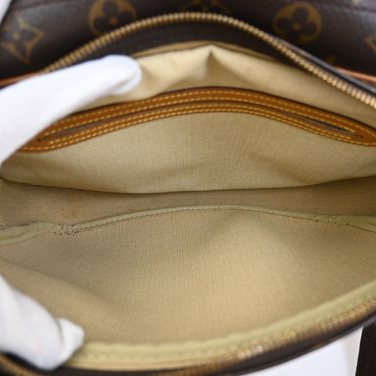 Louis Vuitton Louis Vuitton Reporter Bag Monogram Canvas Size ONE SIZE - 15 Thumbnail