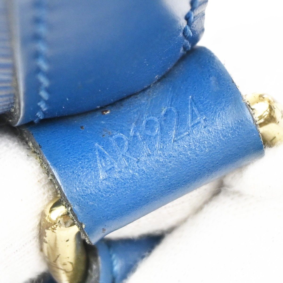 Louis Vuitton Louis Vuitton Petit Noe Handbag Epi Leather Size ONE SIZE - 7 Thumbnail