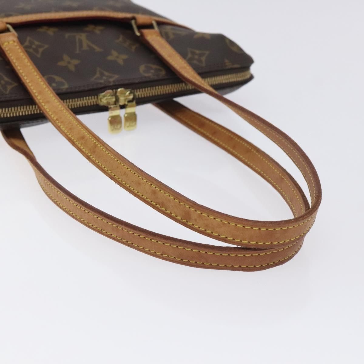 Louis Vuitton Louis Vuitton Coussin Bag Monogram Embossed Lambskin Size ONE SIZE - 8 Thumbnail