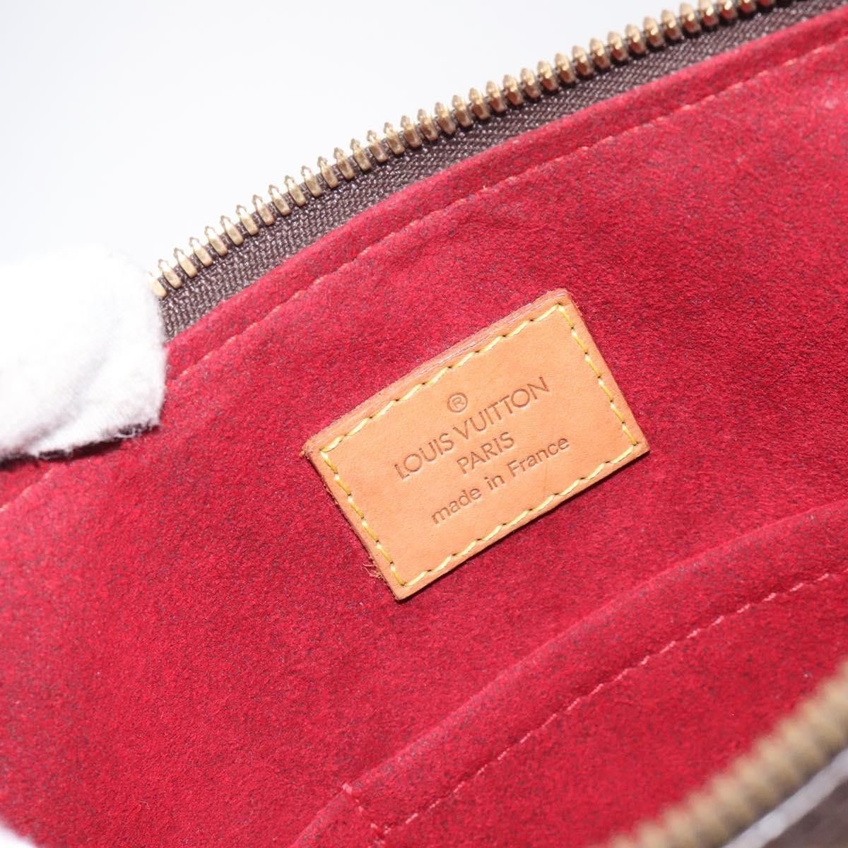 Louis Vuitton Louis Vuitton Coussin Bag Monogram Embossed Lambskin Size ONE SIZE - 6 Thumbnail