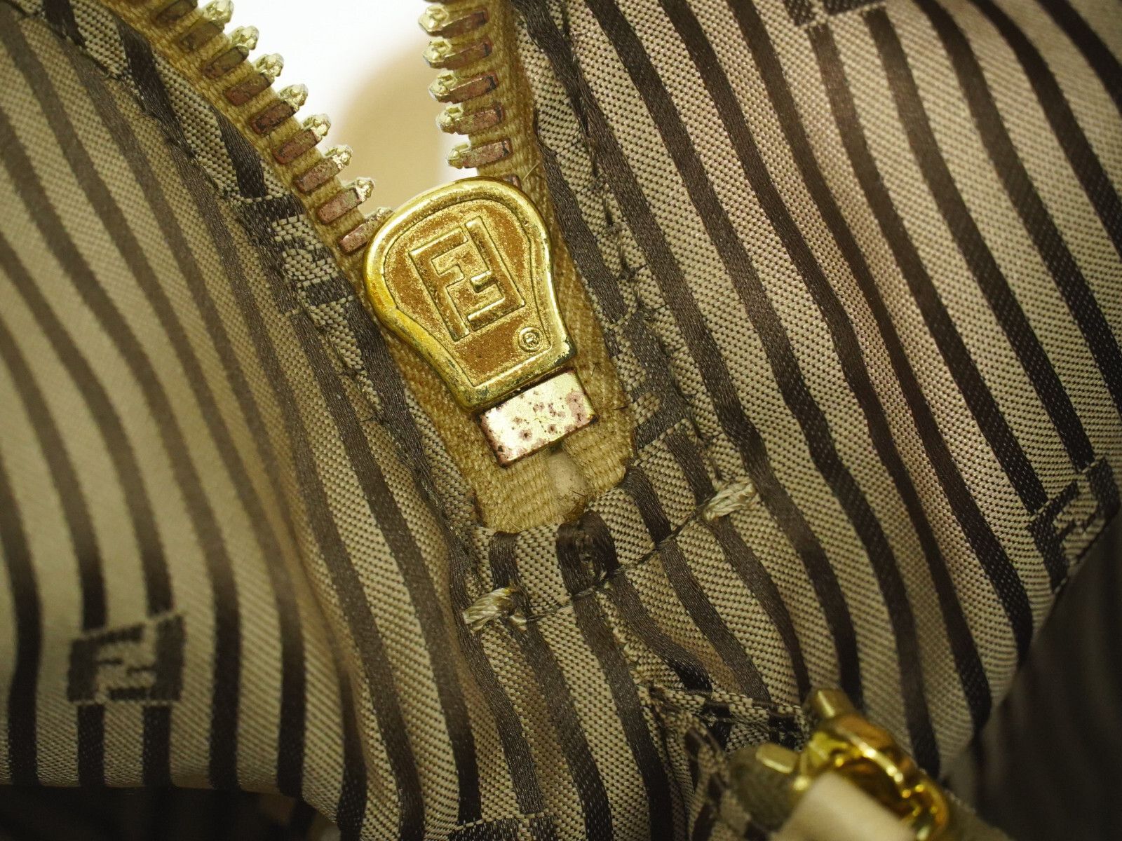 Fendi Fendi Chameleon Satchel Leather Size ONE SIZE - 15 Thumbnail