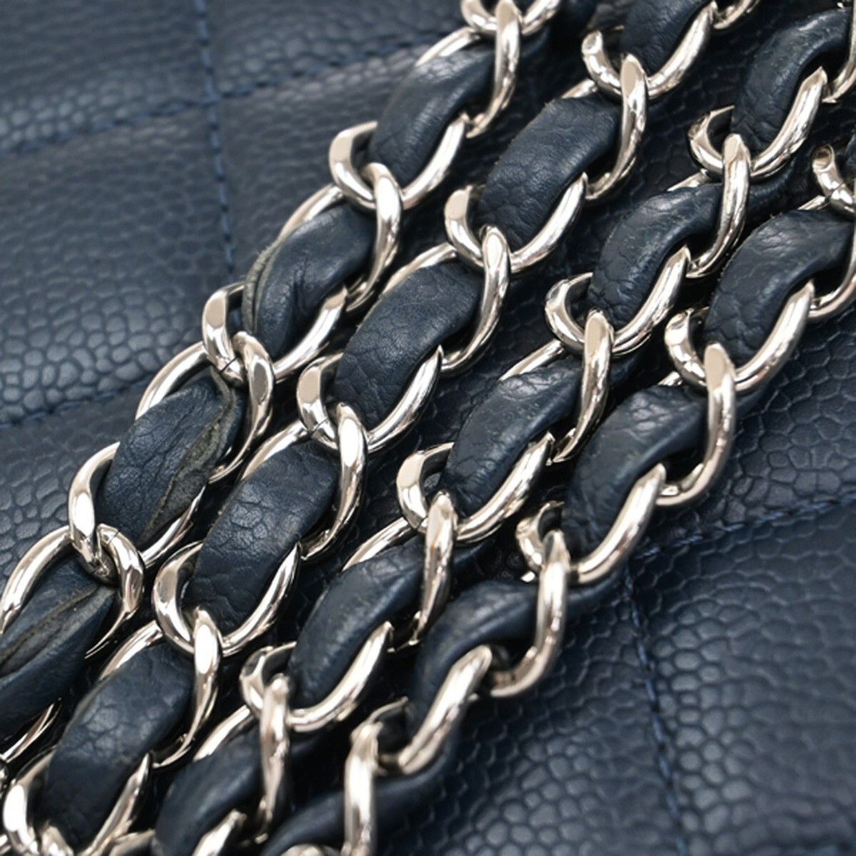 Chanel Chanel Filigree Flap Bag Calfskin Leather Size ONE SIZE - 9 Thumbnail