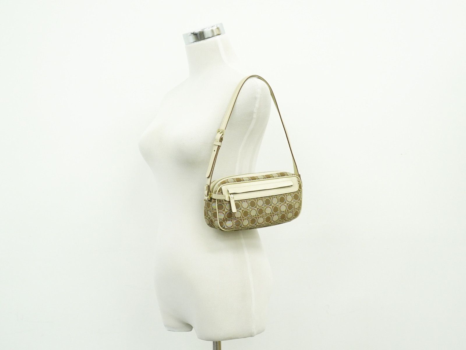 Salvatore Ferragamo Salvatore Ferragamo Gancini Shoulder Bag Canvas Size ONE SIZE - 10 Thumbnail