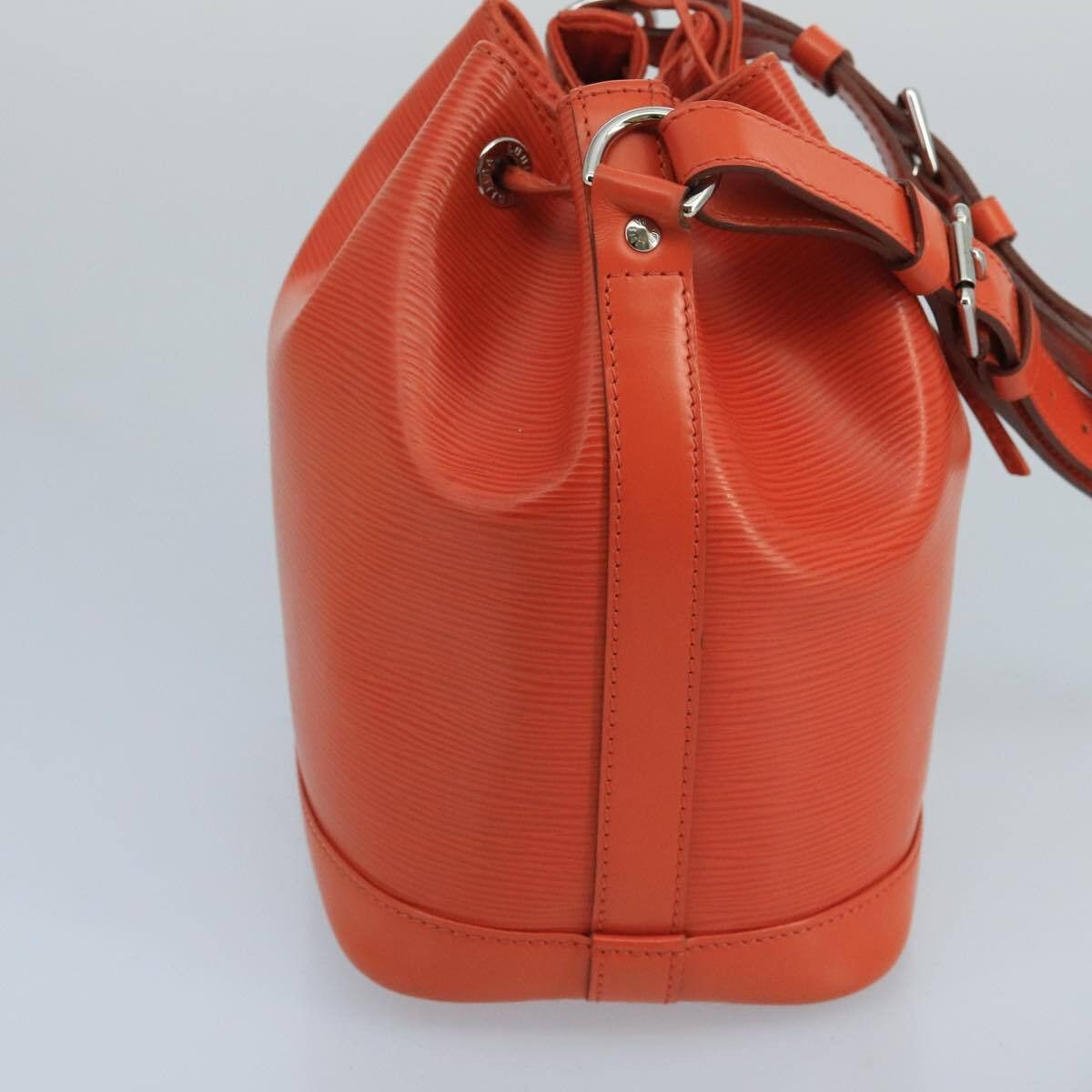 Louis Vuitton Louis Vuitton Noe Handbag Epi Leather Size ONE SIZE - 4 Thumbnail