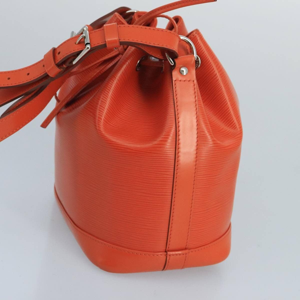 Louis Vuitton Louis Vuitton Noe Handbag Epi Leather Size ONE SIZE - 3 Thumbnail