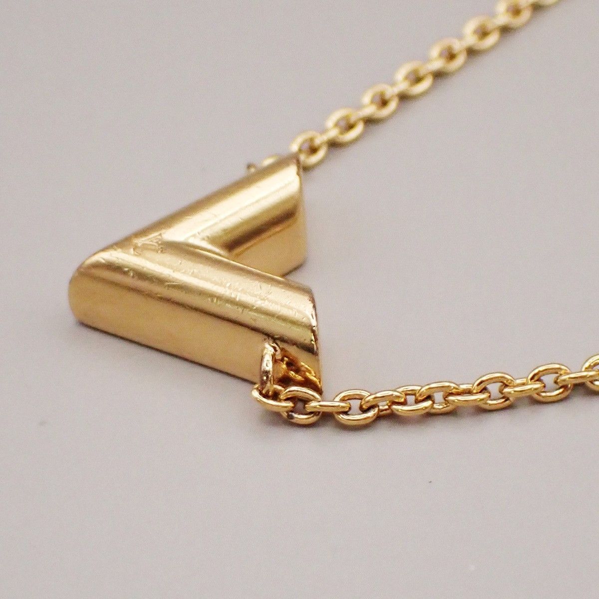 Louis Vuitton Louis Vuitton Essential V Bracelet Metal Size ONE SIZE - 3 Thumbnail