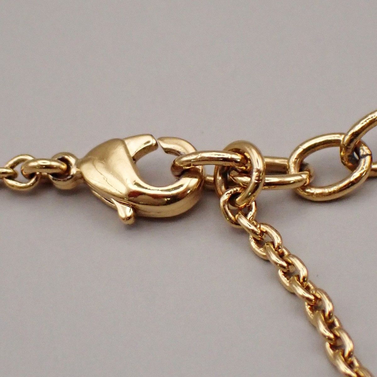 Louis Vuitton Louis Vuitton Essential V Bracelet Metal Size ONE SIZE - 8 Thumbnail