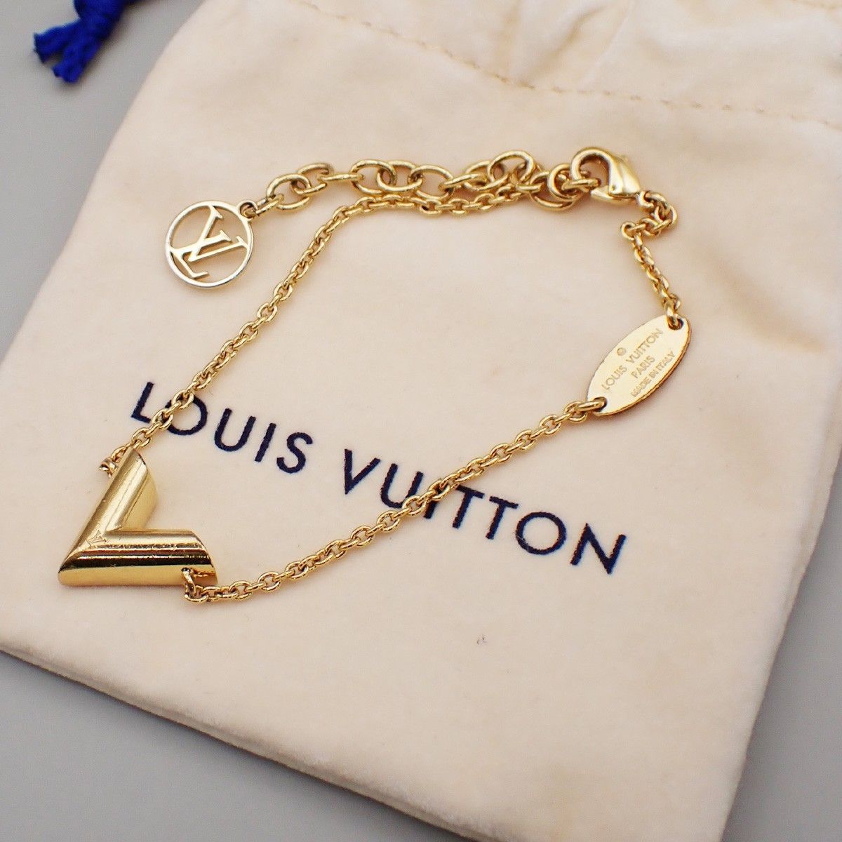 Louis Vuitton Louis Vuitton Essential V Bracelet Metal Size ONE SIZE - 10 Thumbnail