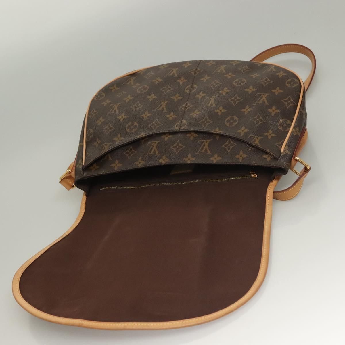 Louis Vuitton Louis Vuitton Menilmontant Handbag Monogram Canvas Size ONE SIZE - 22 Thumbnail