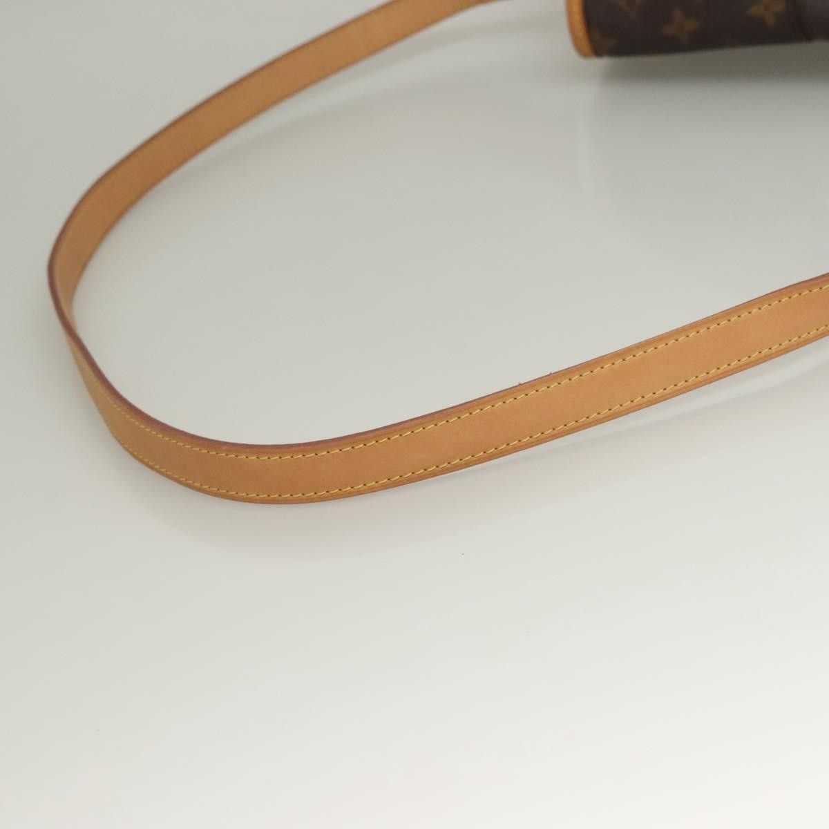Louis Vuitton Louis Vuitton Menilmontant Handbag Monogram Canvas Size ONE SIZE - 9 Thumbnail