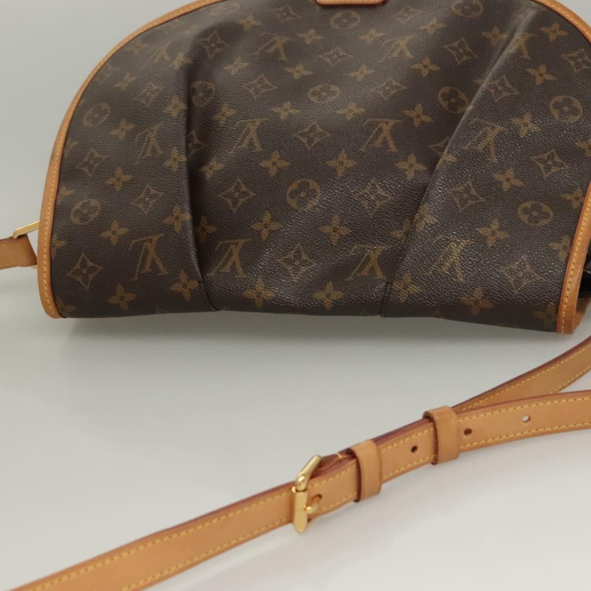 Louis Vuitton Louis Vuitton Menilmontant Handbag Monogram Canvas Size ONE SIZE - 24 Thumbnail