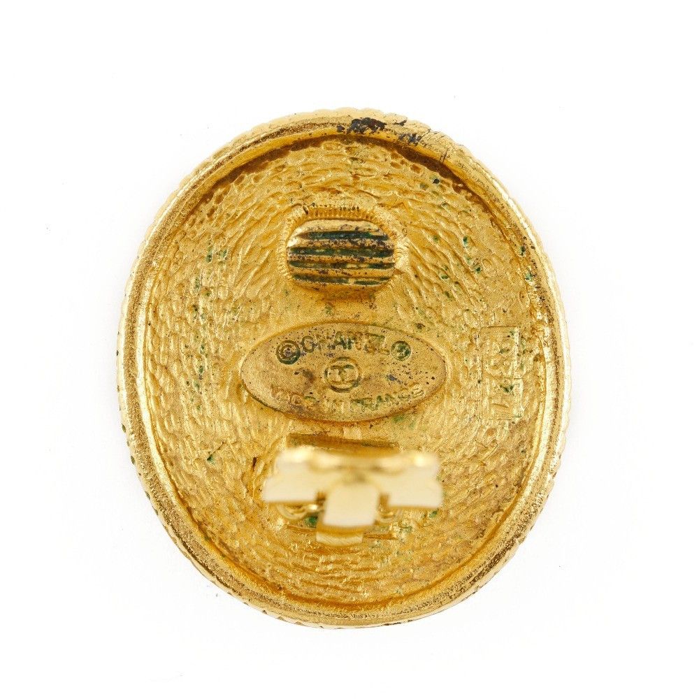 Chanel Chanel clips bouton ovale ange logo Gold-plated Size ONE SIZE - 3 Thumbnail