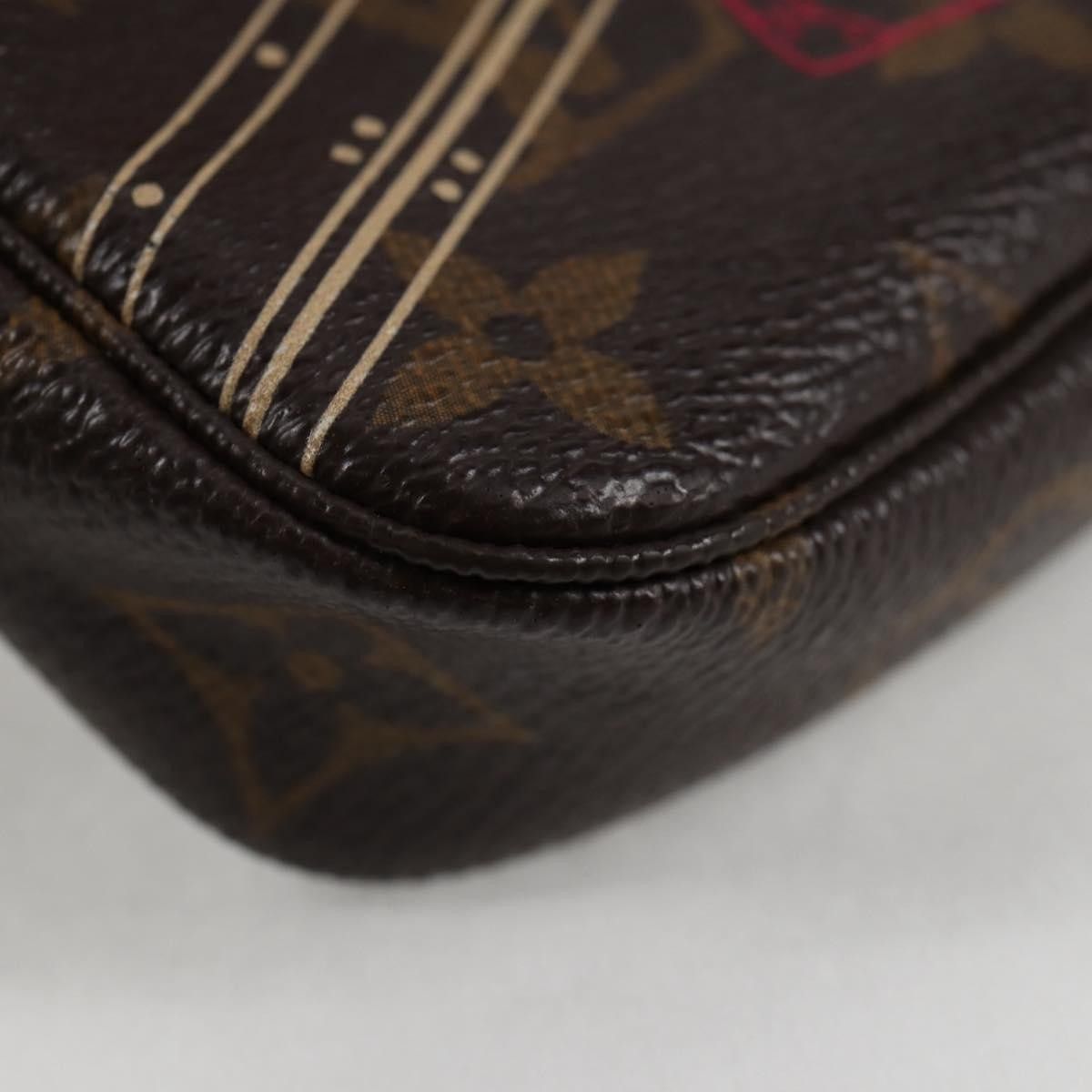 Louis Vuitton Louis Vuitton Pochette Accessoires Limited Edition Christmas Animation Monogram Canvas Size ONE SIZE - 9 Thumbnail