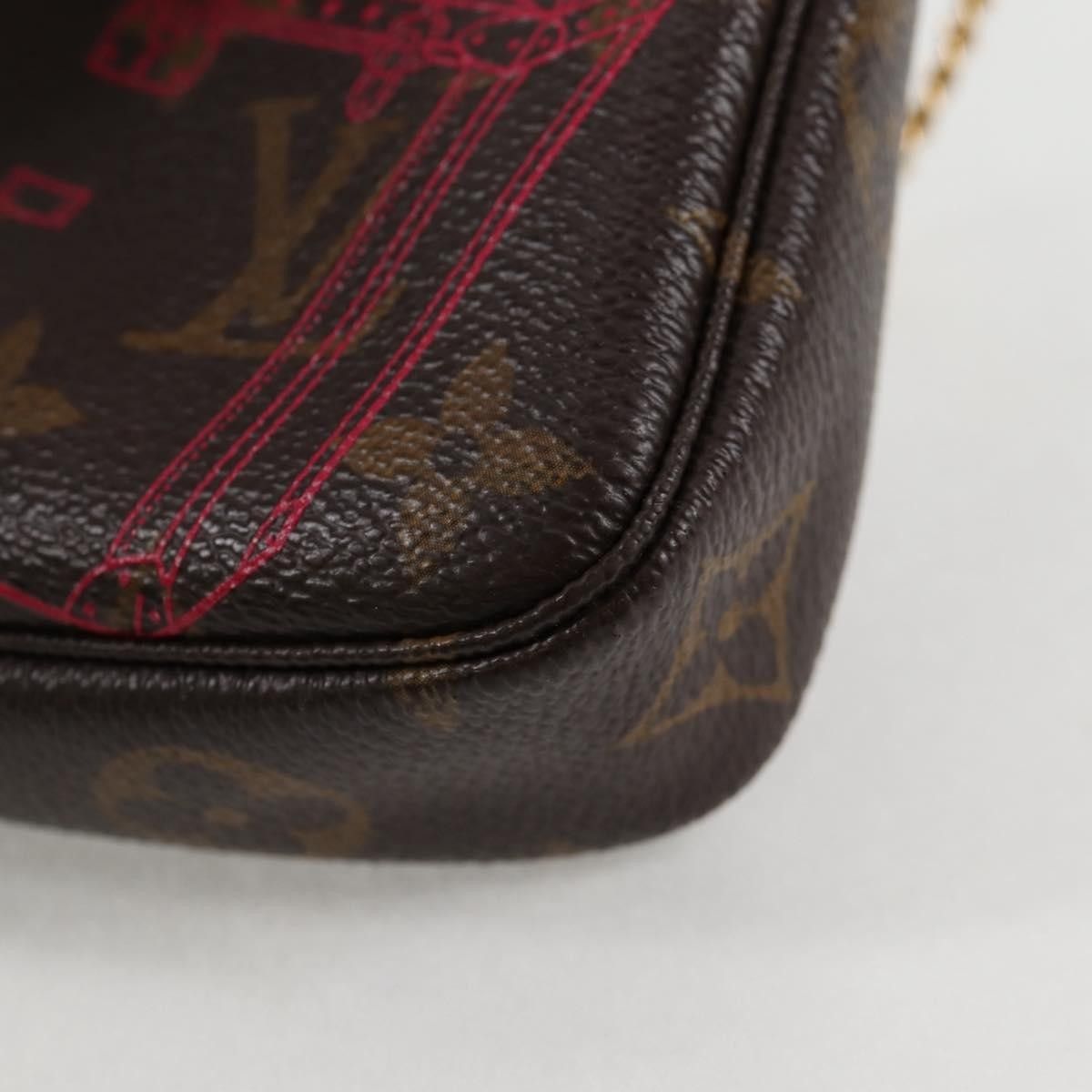 Louis Vuitton Louis Vuitton Pochette Accessoires Limited Edition Christmas Animation Monogram Canvas Size ONE SIZE - 11 Thumbnail