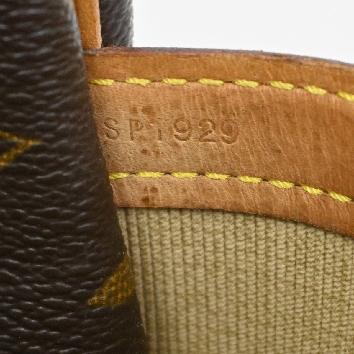 Louis Vuitton Louis Vuitton Reporter Bag Monogram Canvas Size ONE SIZE - 7 Thumbnail
