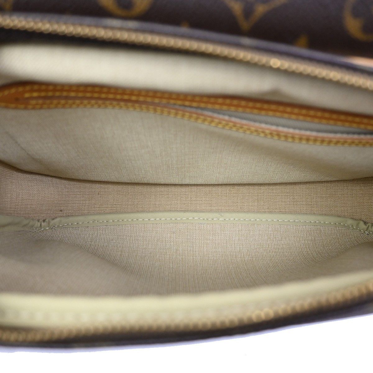Louis Vuitton Louis Vuitton Reporter Bag Monogram Canvas Size ONE SIZE - 16 Thumbnail