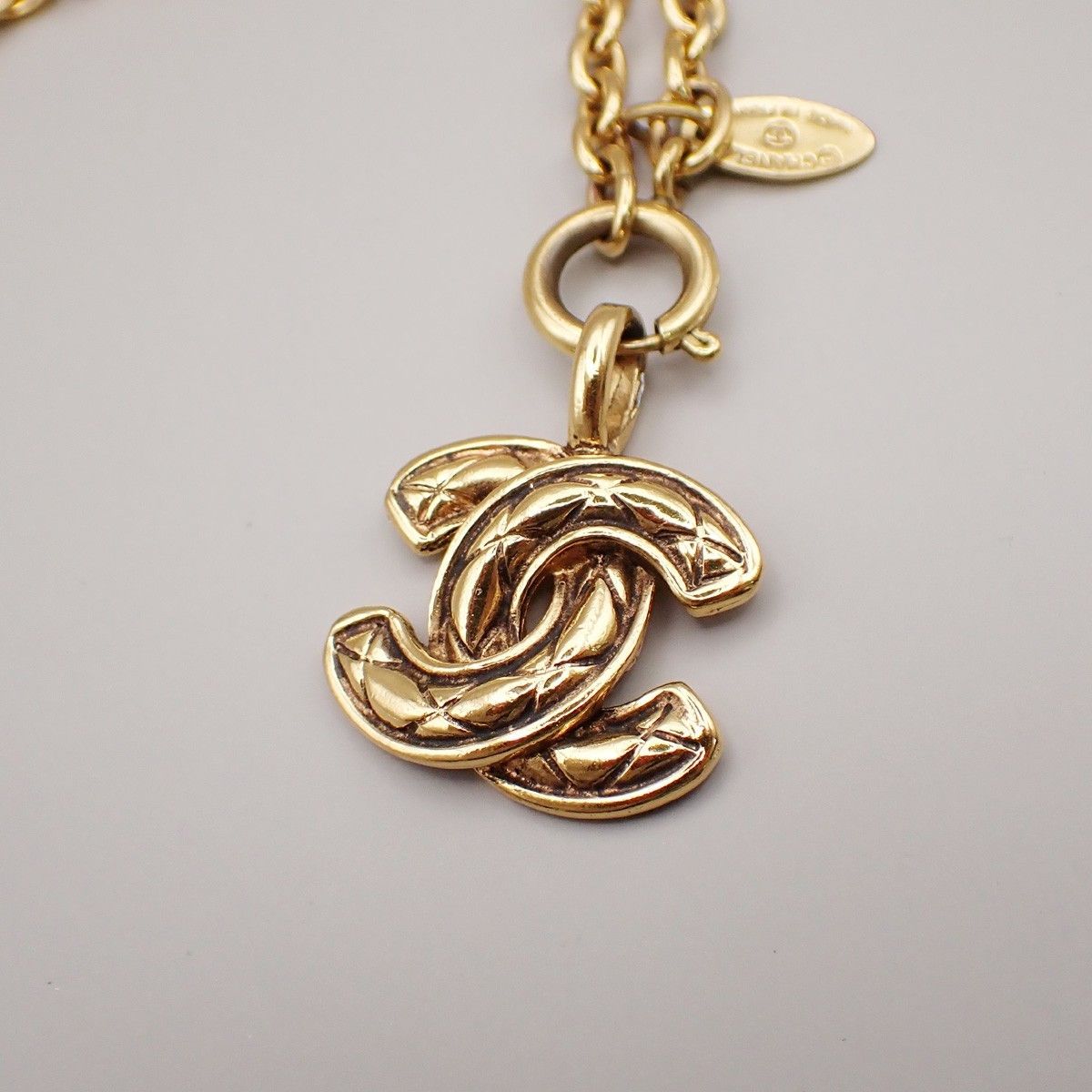 Chanel Chanel Vintage Quilted CC Pendant Necklace Metal Size ONE SIZE - 2 Thumbnail