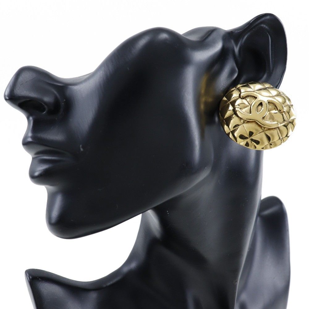 Chanel Chanel Vintage CC Quilted Round Button Clip-On Earrings Metal Size ONE SIZE - 7 Thumbnail
