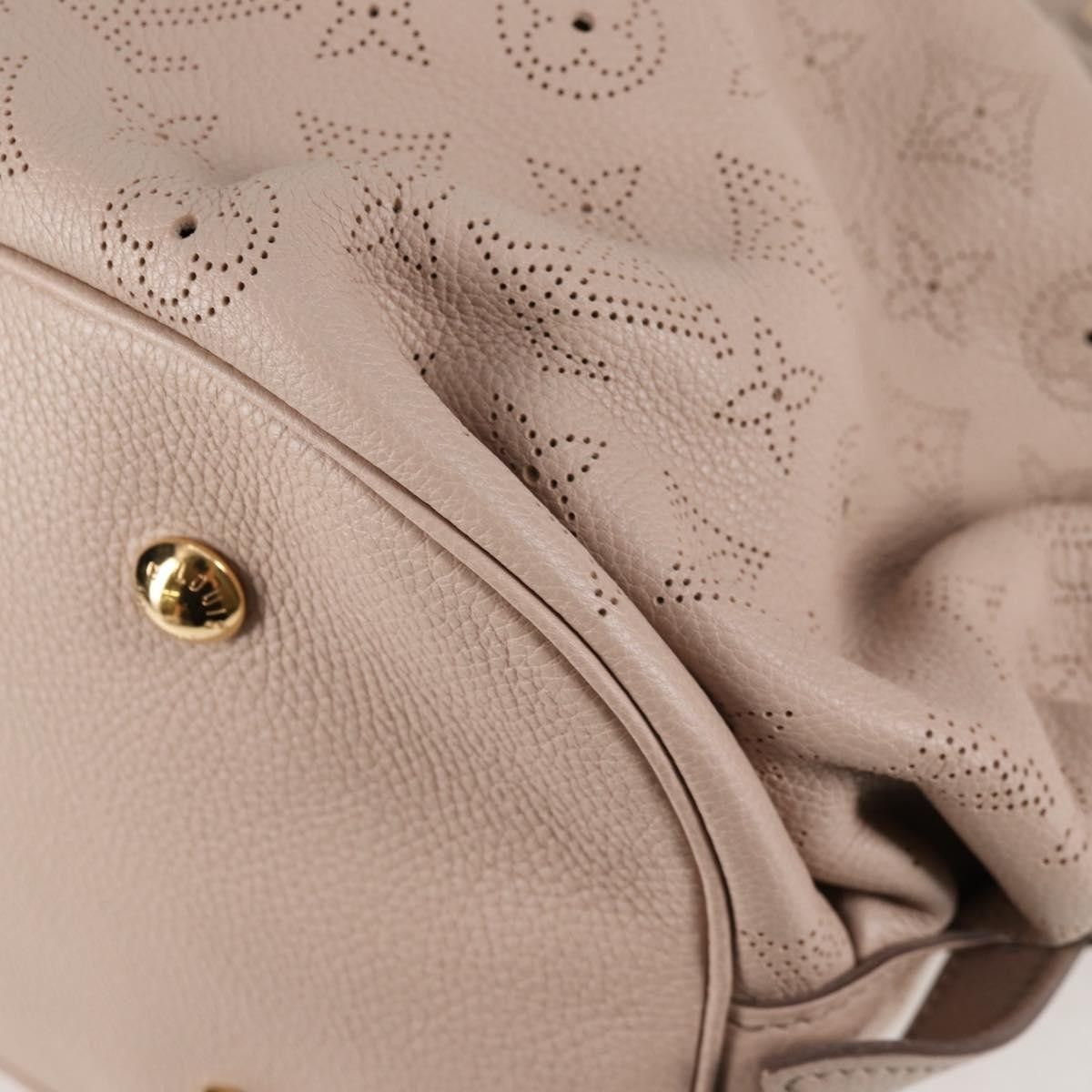 Louis Vuitton Louis Vuitton XL Hobo Mahina Leather Size ONE SIZE - 13 Thumbnail