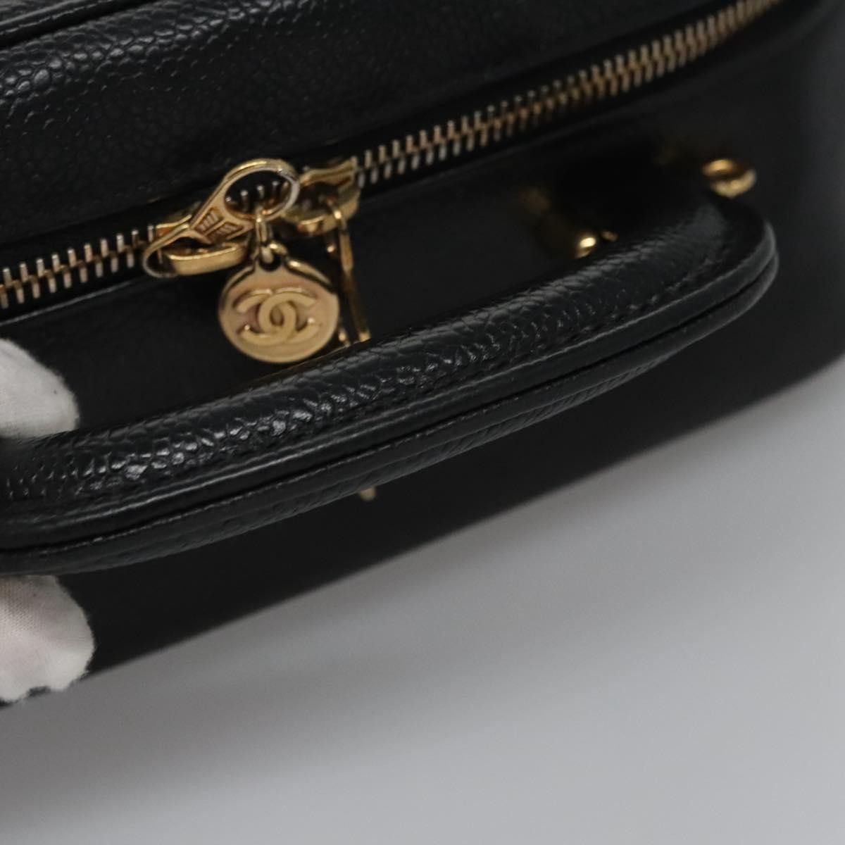 Chanel Chanel Vintage Timeless Zip Around Vanity Case Caviar Size ONE SIZE - 16 Thumbnail
