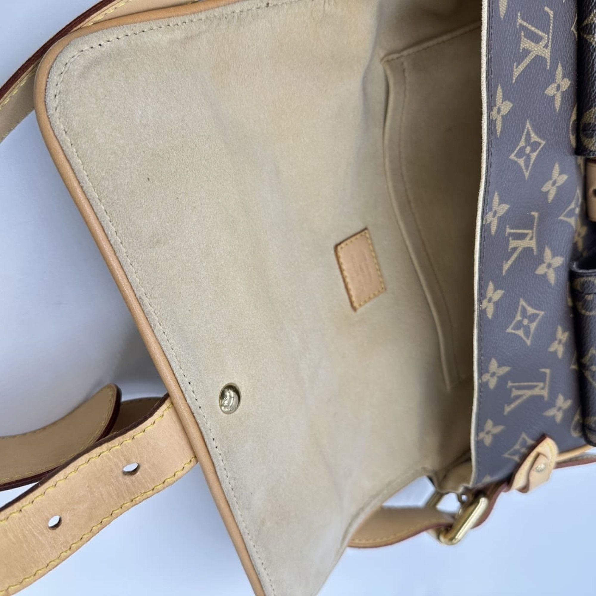 Louis Vuitton LOUIS VUITTON M40027 Hudson PM Shoulder Bag, Brown, Monogram, for Men and Women Size ONE SIZE - 9 Thumbnail