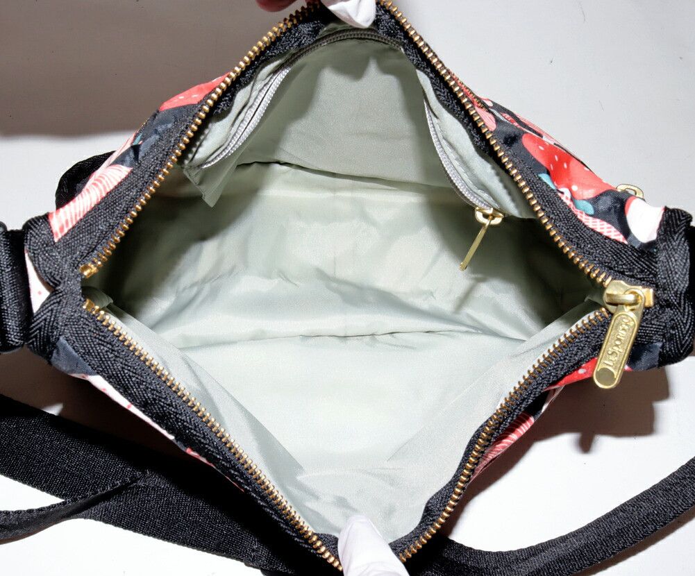 Other Other LeSportsac kippis Collaboration Nylon Polyester Shoulder Bag Limited Others Shoulder Bag DUTY FREE for USA Size ONE SIZE - 4 Thumbnail