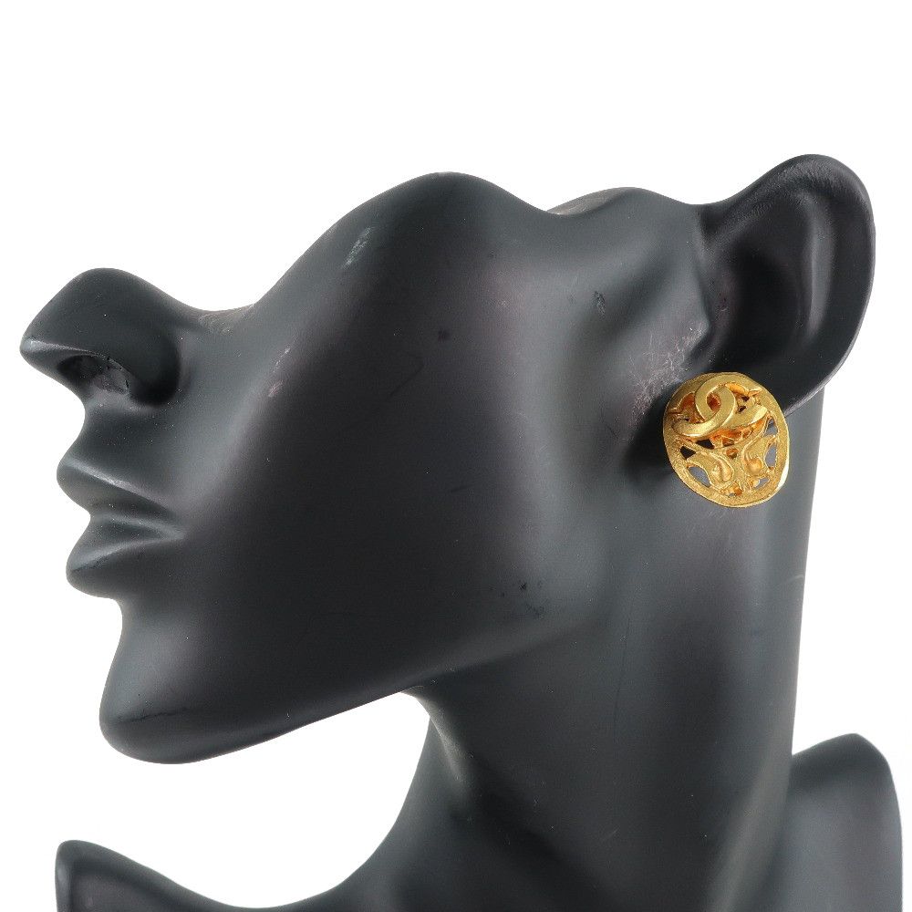 Chanel Chanel Chanel Oval Earrings Earrings Metal Earrings DUTY FREE for USA Size ONE SIZE - 2 Thumbnail