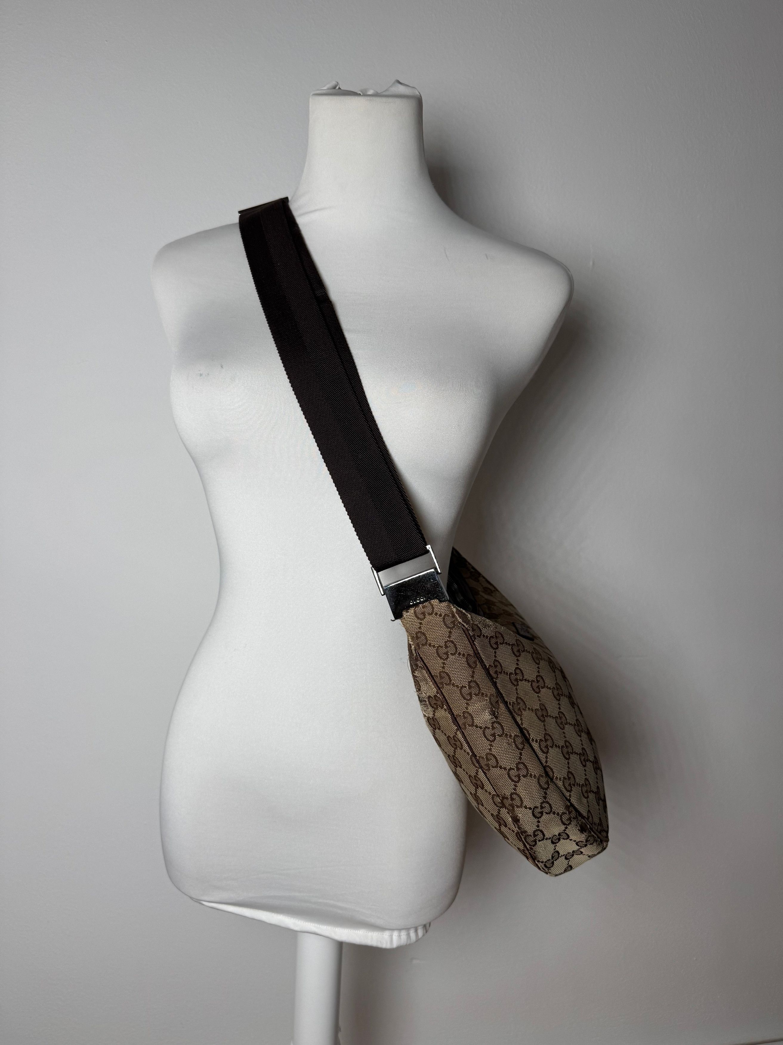 Gucci Vintage Monogram Canvas Croissant Crossbody 2Way Bag beige b Size ONE SIZE - 6 Thumbnail