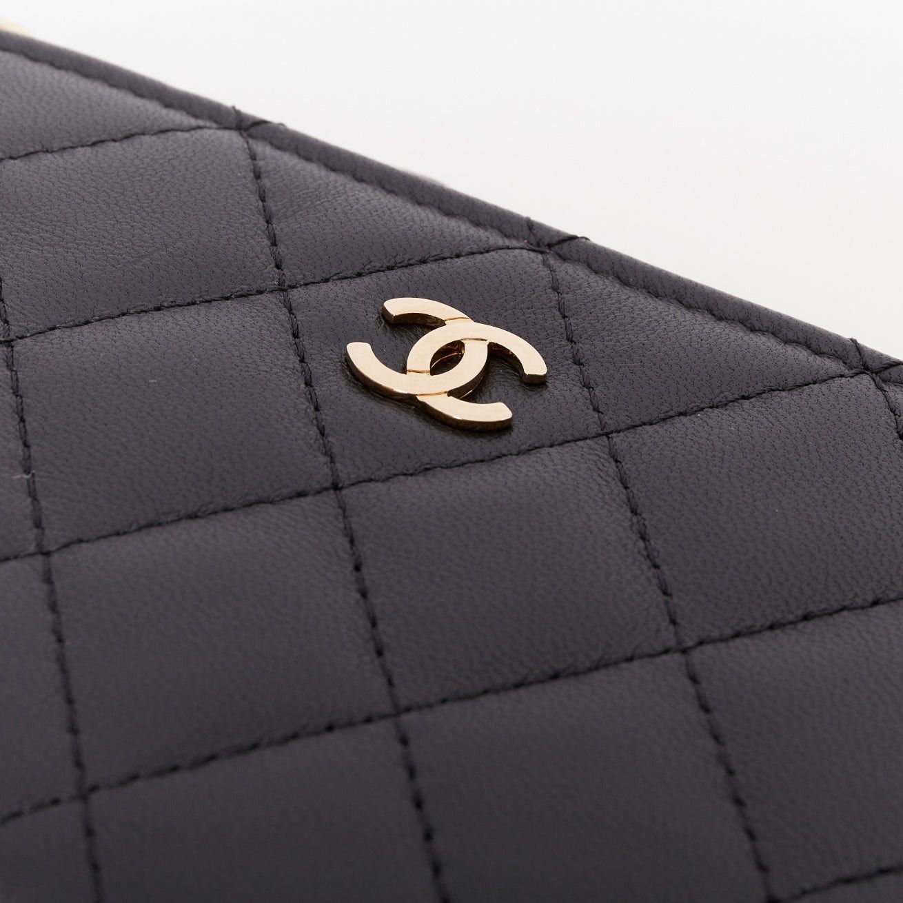 Chanel CHANEL Classic Small Zipped Pouch smooth lambskin gold tone metal pouch Size ONE SIZE - 5 Thumbnail