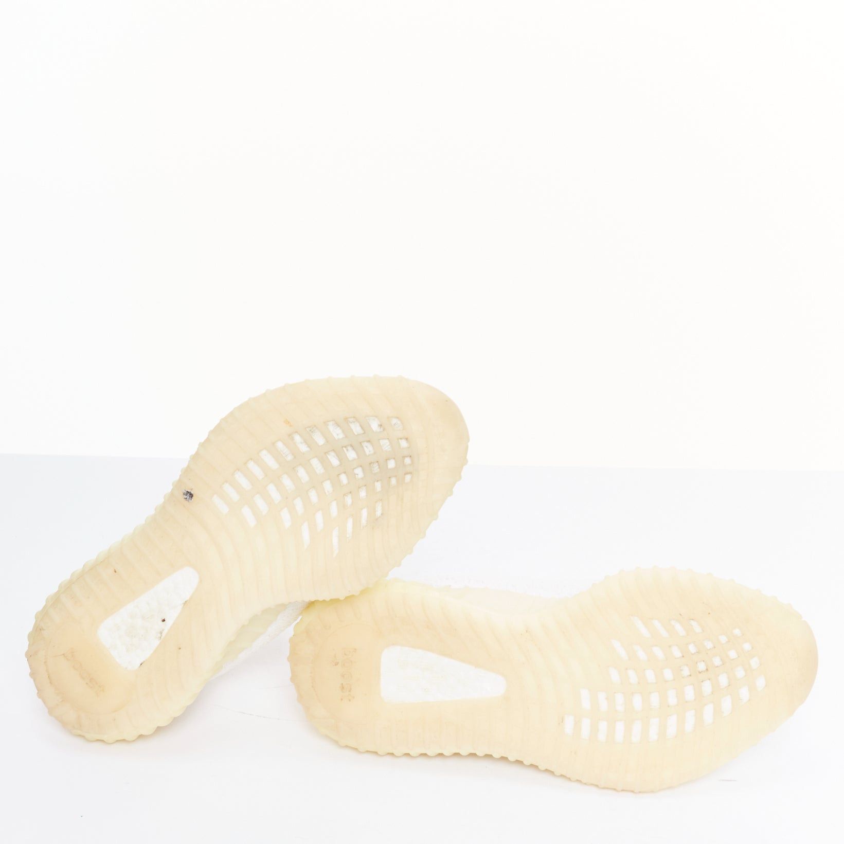 Yeezy YEEZY ADIDAS Kanye West Boost 350 V2 white knit fabric dad sneakers EU40 Size US 7 / EU 40 - 11 Thumbnail