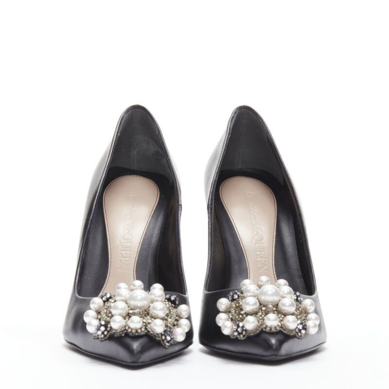Alexander McQueen ALEXANDER MCQUEEN black pearl metal embellished stiletto pumps EU39 US9 Size US 9 / IT 39 - 4 Thumbnail