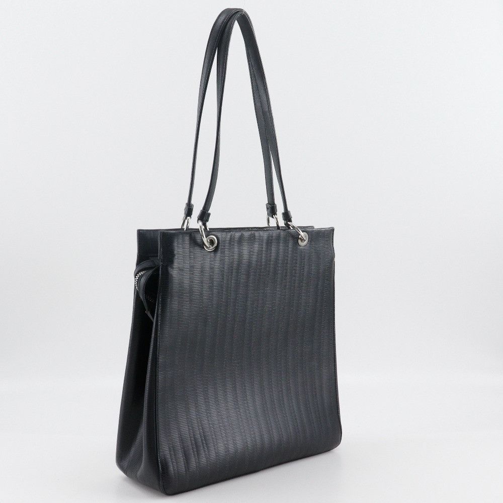 Salvatore Ferragamo Salvatore Ferragamo Salvatore Ferragamo Gancini Embossed Leather Shoulder Bag Leather Shoulder Bag DUTY FREE for USA Size ONE SIZE - 3 Thumbnail