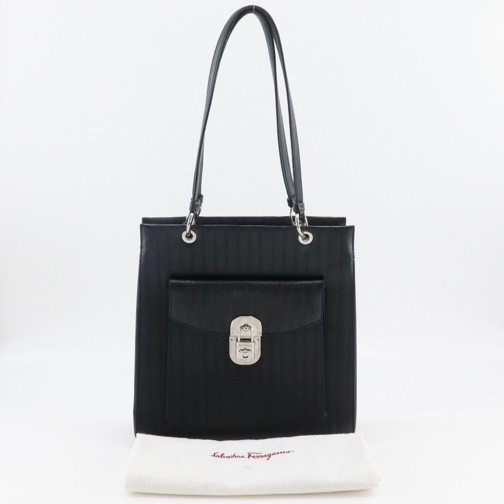 Salvatore Ferragamo Salvatore Ferragamo Salvatore Ferragamo Gancini Embossed Leather Shoulder Bag Leather Shoulder Bag DUTY FREE for USA Size ONE SIZE - 16 Thumbnail