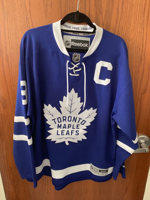 Reebok store leafs jersey