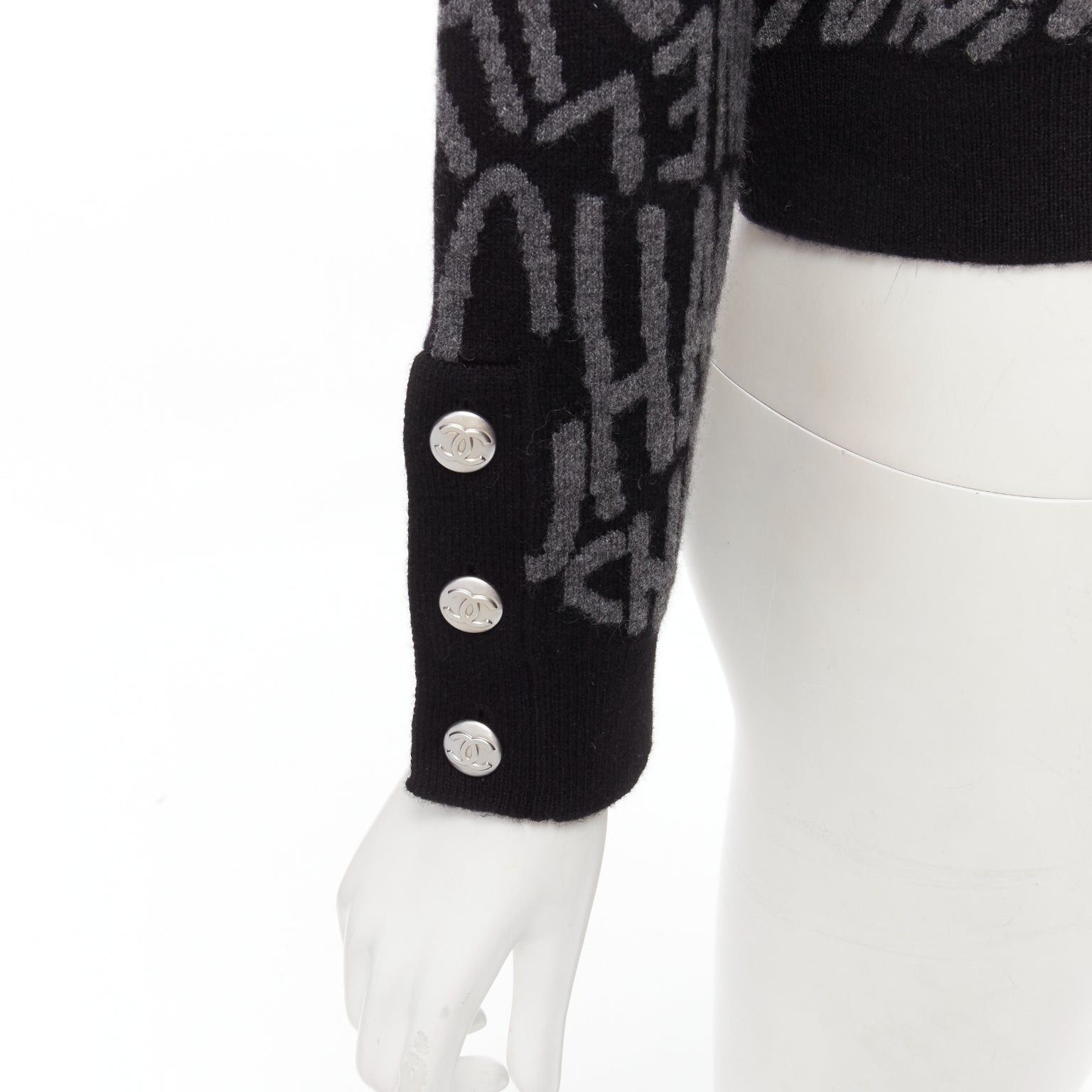 Chanel CHANEL 2021 98% cashmere black grey all over logo intarsia CC cardigan FR36 S Size S / US 4 / IT 40 - 2 Thumbnail