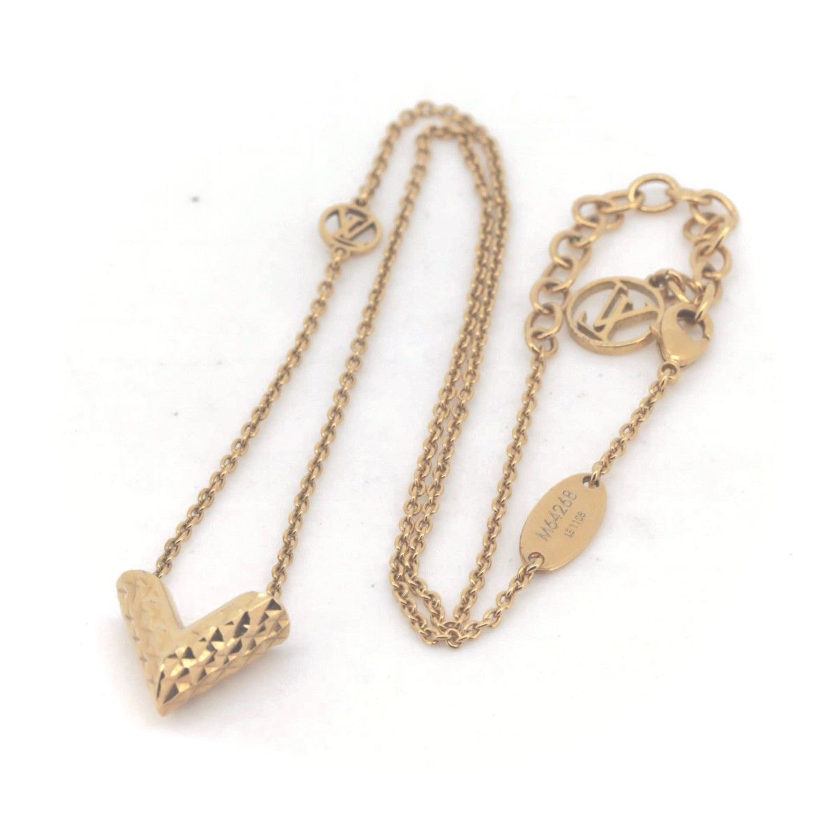 Louis Vuitton Louis Vuitton Louis Vuitton V Essential Necklace Metal Necklace M64268 DUTY FREE for USA Size ONE SIZE - 2 Thumbnail