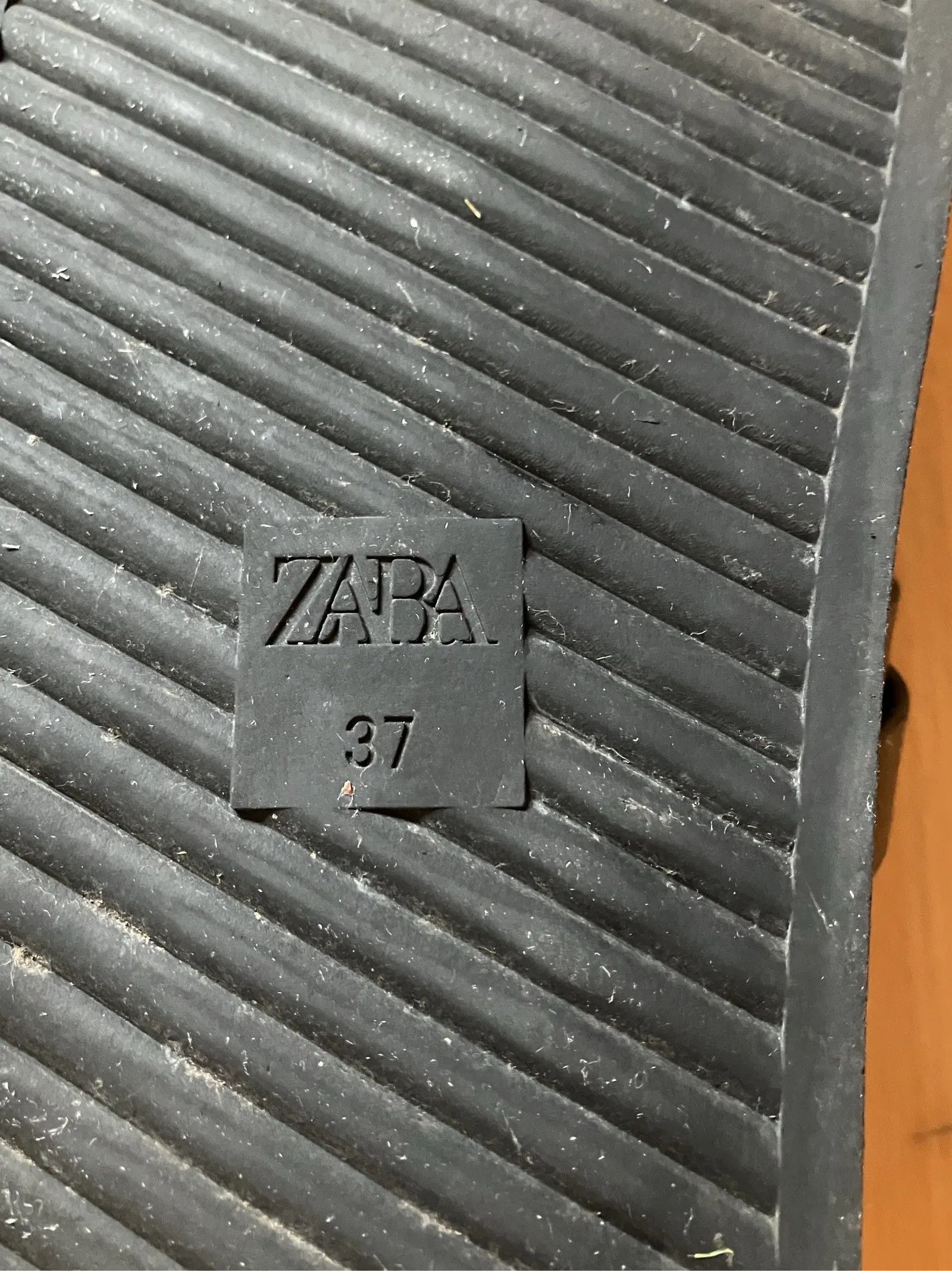 Zara Zara Slippers Sandals Size US 7 / IT 37 - 3 Thumbnail