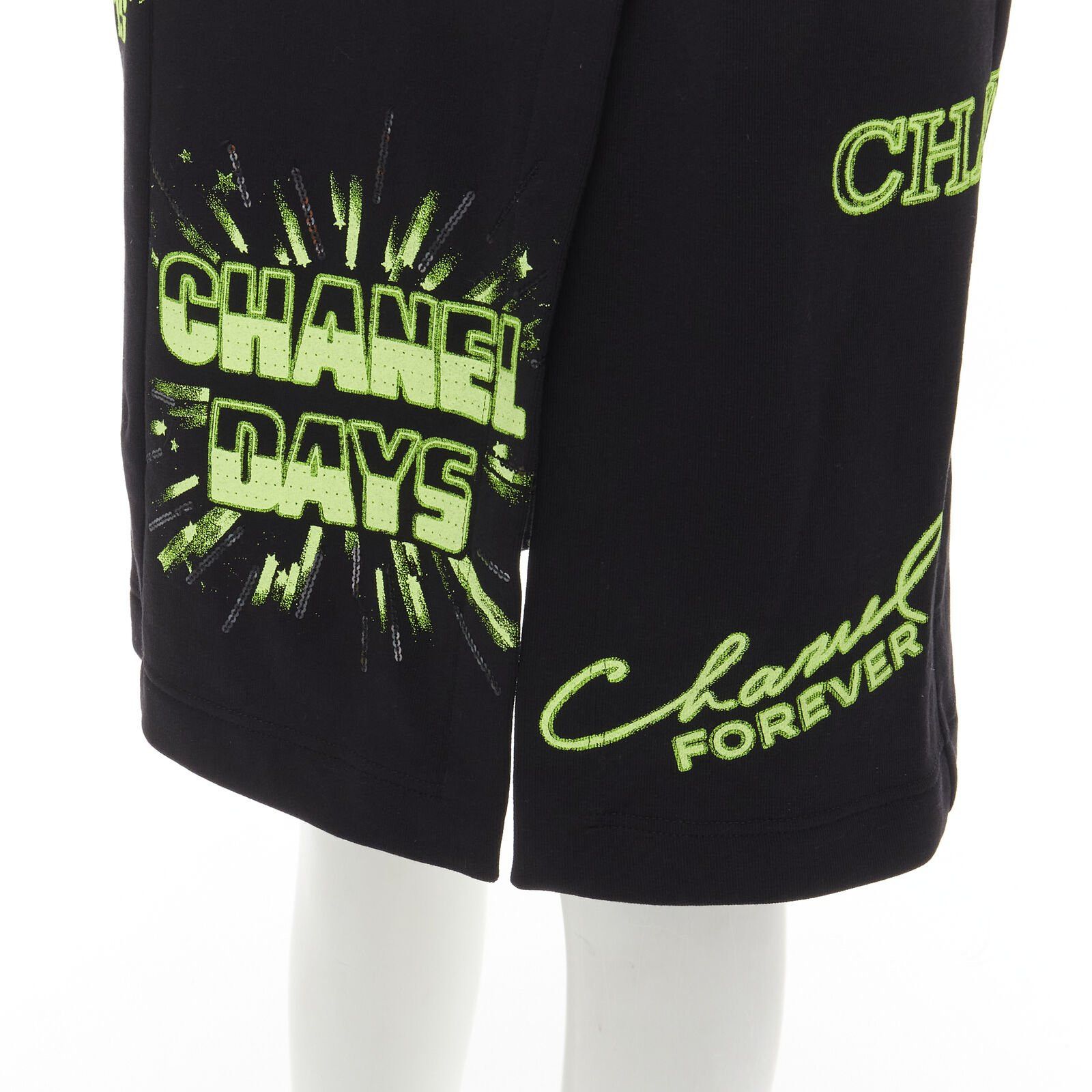 Chanel rare CHANEL 2021 Runway black neon graphic logo slit cotton fleece skirt FR34 XS Size 26" / US 2 / IT 38 - 2 Thumbnail