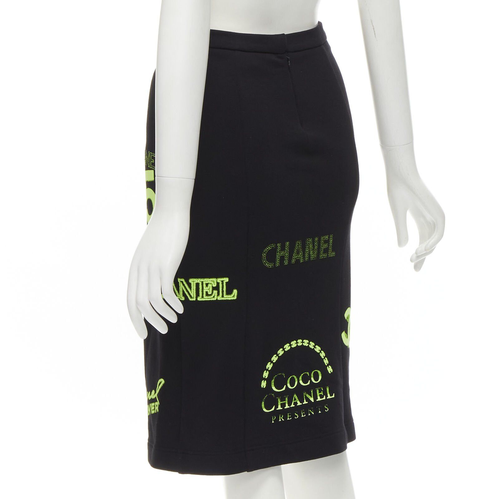 Chanel rare CHANEL 2021 Runway black neon graphic logo slit cotton fleece skirt FR34 XS Size 26" / US 2 / IT 38 - 5 Thumbnail