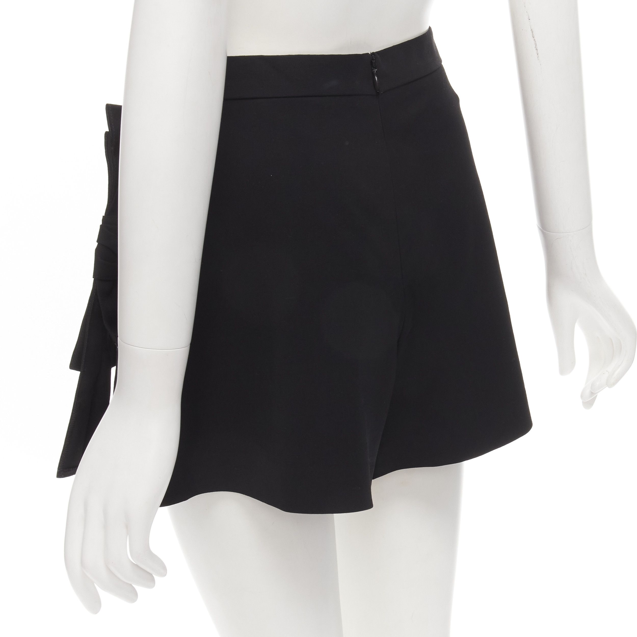 RED Valentino RED VALENTINO black viscose virgin wool XL bow high waist shorts IT38 XS Size 26" / US 2 / IT 38 - 7 Thumbnail